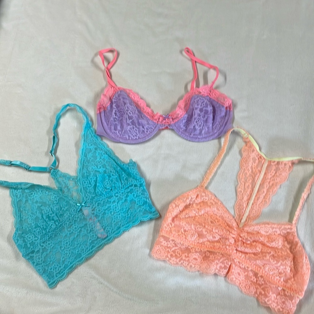 Victoria’s Secret Pink unlined bra and bralette (3)